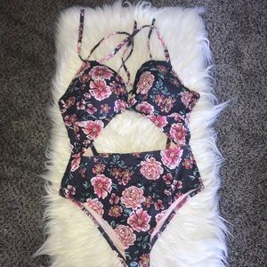 Shade & Shore Bathing Suit *Make Offer*
